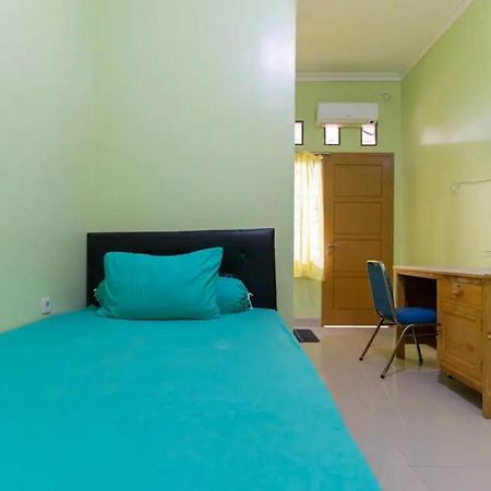 Kostawira Syariah Bintaro Mitra Reddoorz Mencil Exterior foto
