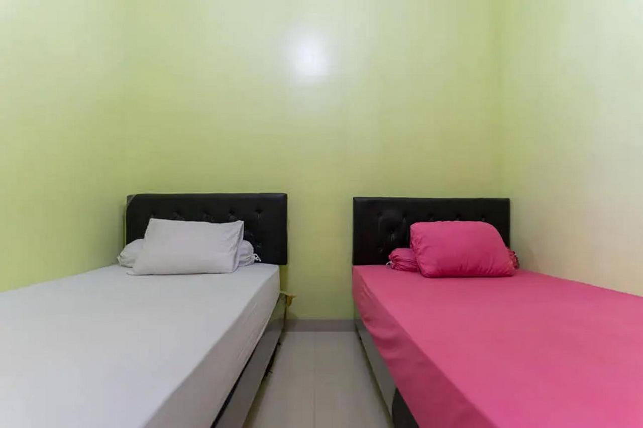 Kostawira Syariah Bintaro Mitra Reddoorz Mencil Exterior foto