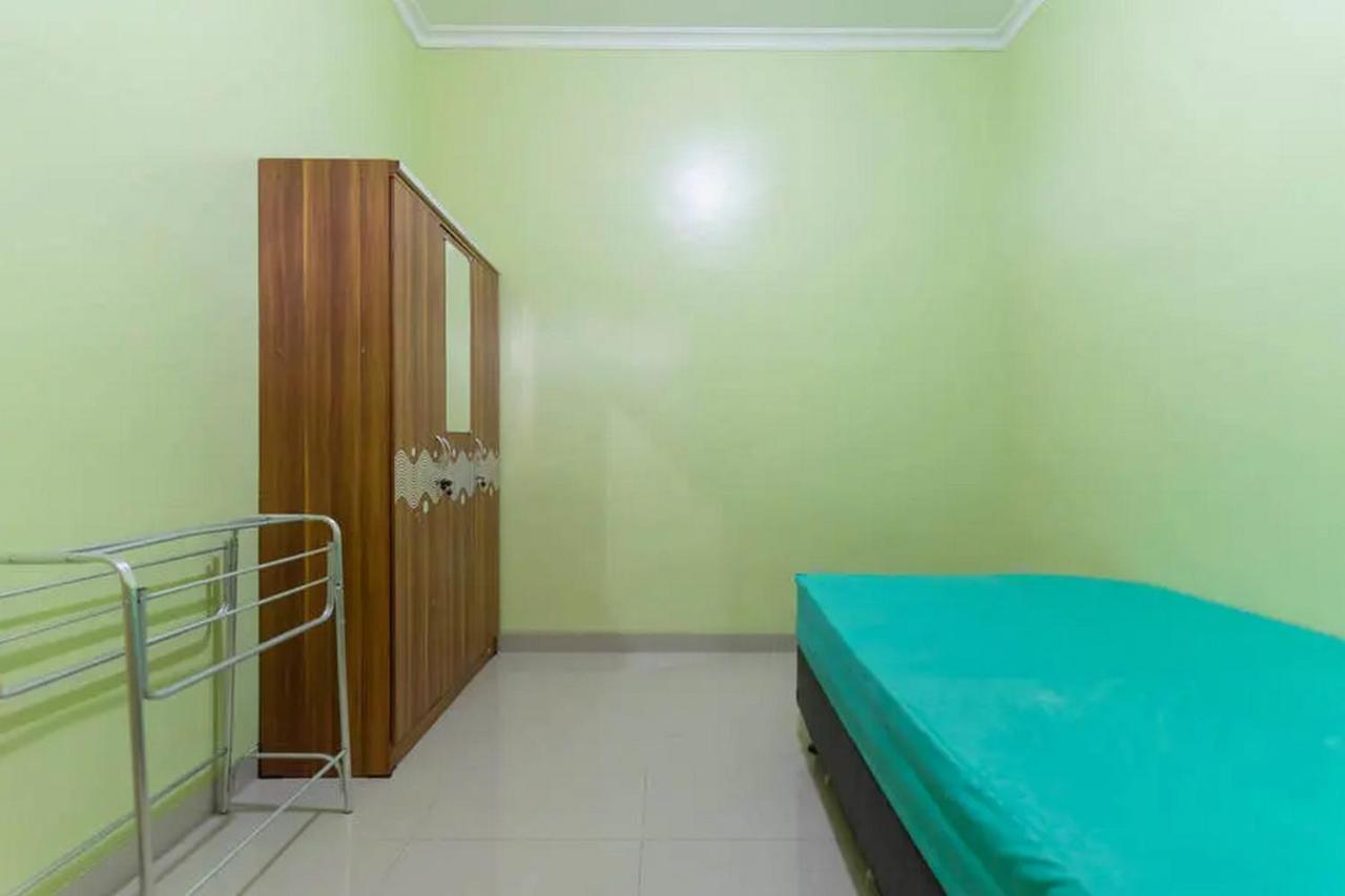Kostawira Syariah Bintaro Mitra Reddoorz Mencil Exterior foto