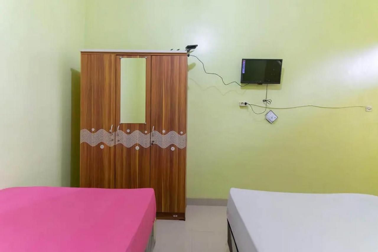 Kostawira Syariah Bintaro Mitra Reddoorz Mencil Exterior foto