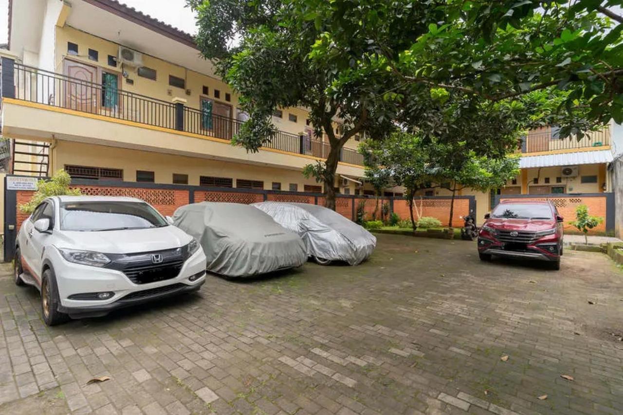 Kostawira Syariah Bintaro Mitra Reddoorz Mencil Exterior foto