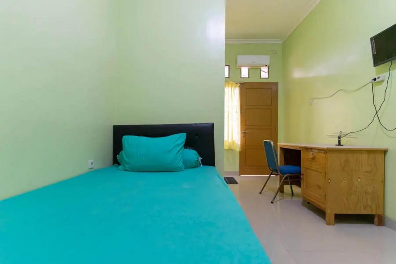 Kostawira Syariah Bintaro Mitra Reddoorz Mencil Exterior foto